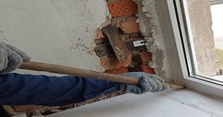 Демонтаж оконных откосов по выгодной цене от 510 руб. в отрадном - Сварной-Трд